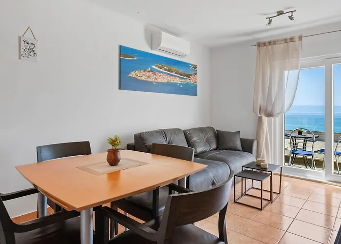 Apartman New Mar 44 - Znjan,